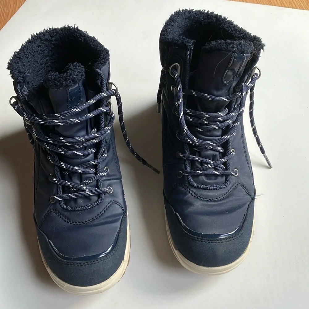 BARETRAPS MAINE Womens Dark Blue Waterproof Hiking Boots.  Size 8 1/2. EUC